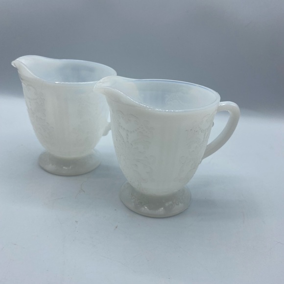 MacBeth Evans Glass AMERICAN SWEETHEART Monax Footed Creamer opal moonstone - Picture 3 of 10